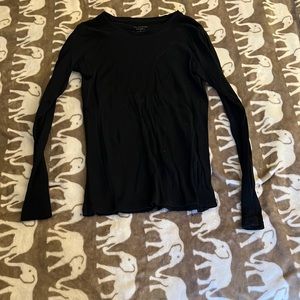 🤩Small black long sleeved shirt